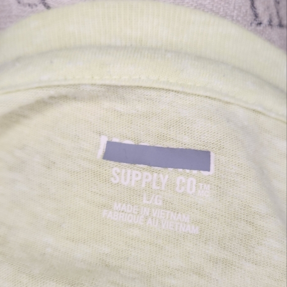 Neon yellow vneck tshirt - Picture 7 of 8